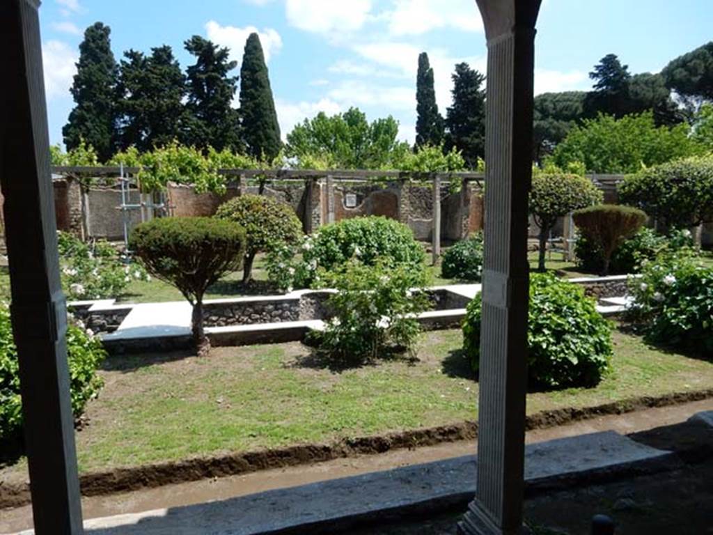 II.4.6 Pompeii. May 2016. Looking east across garden area, from portico. Photo courtesy of Buzz Ferebee.