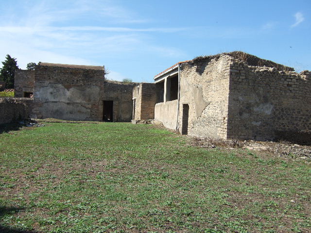 II.4.8 Praedia di Giulia Felice (Julia Felix).  Garden and Villa of Julia Felix from II.4.8.