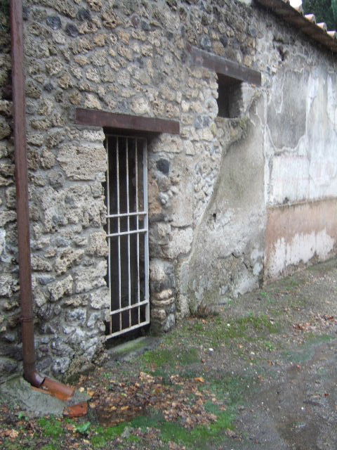 II.4.11 Praedia di Giulia Felice.   Rear entrance of villa.

