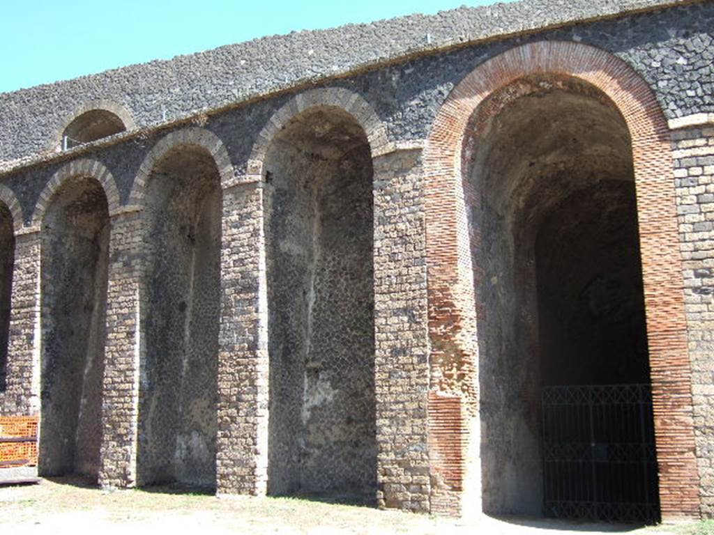 II.6 Pompeii. September 2005. Amphitheatre, central west side entrance.