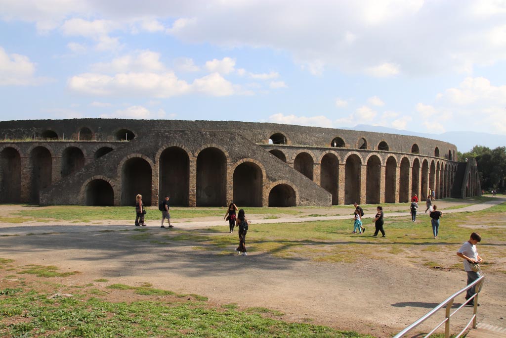 II.6 Pompeii. October 2022. Looking south along west side of amphitheatre. Photo courtesy of Klaus Heese
