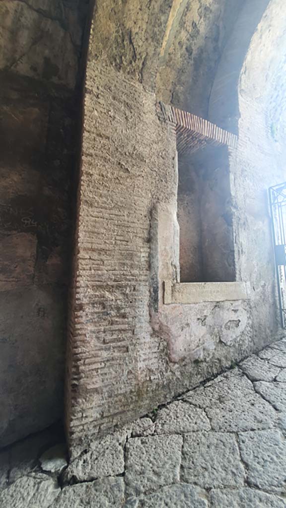 II.6 Pompeii. July 2021.
Looking towards rectangular niche on west side of corridor.
Foto Annette Haug, ERC Grant 681269 DÉCOR.