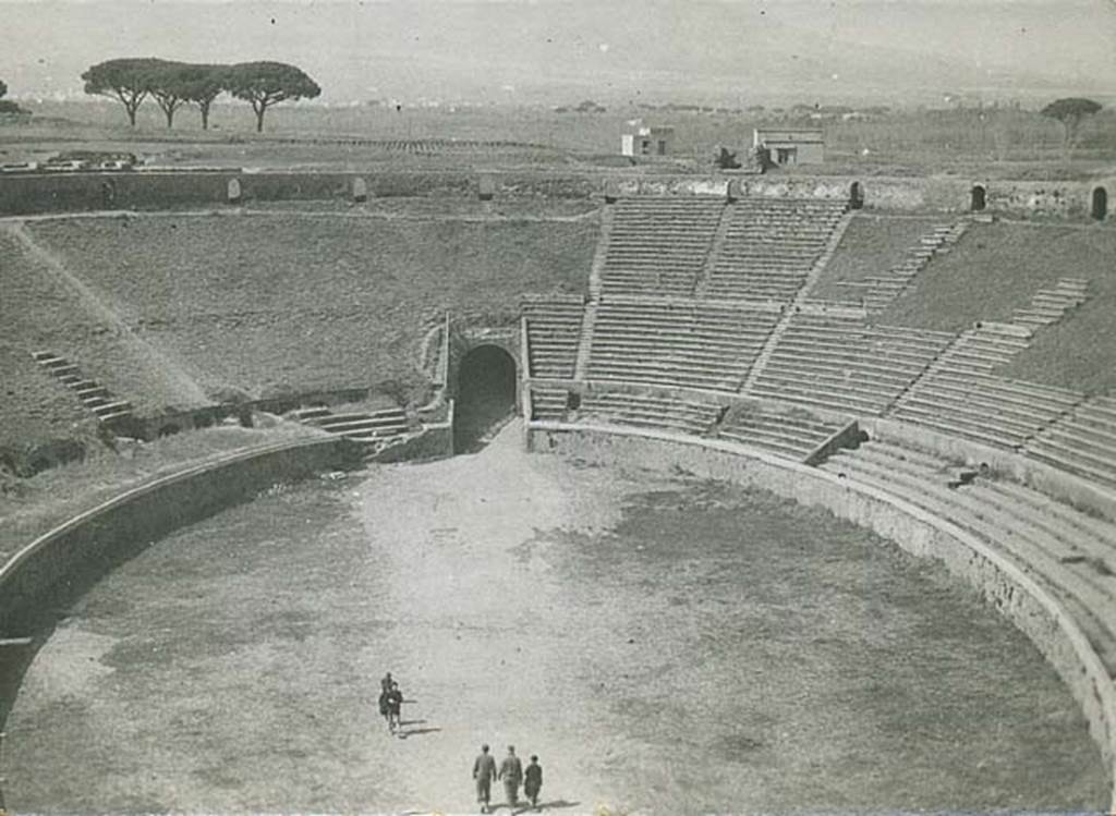 II.6 Pompeii. October 1948. Looking north across Ampitheatre. Photo courtesy of Rick Bauer.