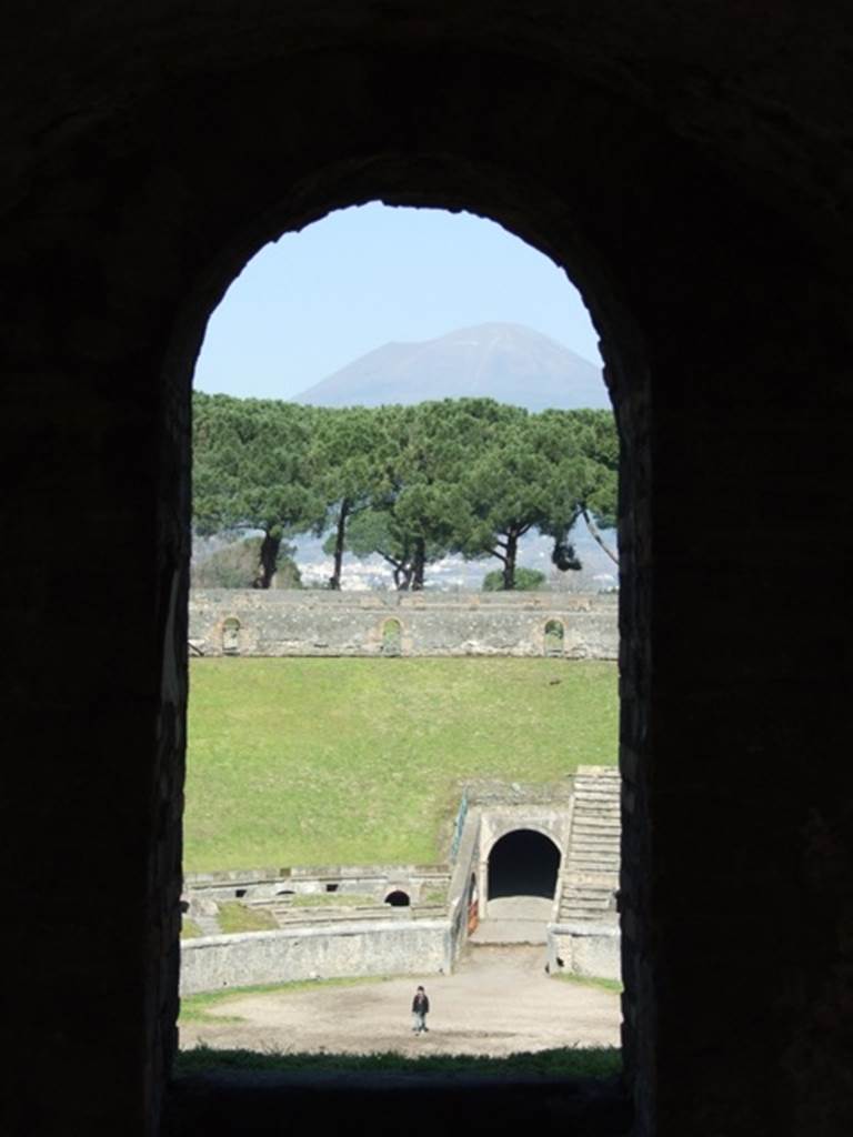 II.6 Pompeii. March 2009. Looking north to Vesuvius from the Amphitheatre.