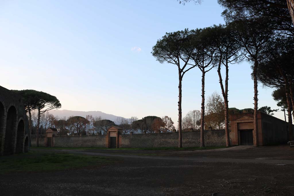 II.7.3 Pompeii. Palaestra entrance, on left. December 2018.
Looking south-west across Piazzale Anfiteatro, towards entrances. Photo courtesy of Aude Durand
