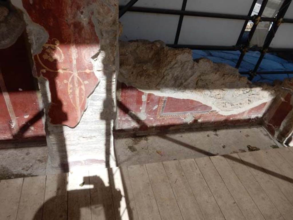 III.3.6 Pompeii. May 2018. East wall and pilaster. Photo courtesy of Buzz Ferebee.