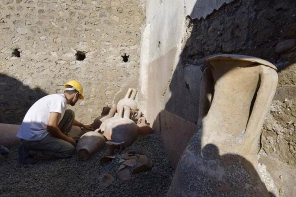 III.3.6 Pompeii. December 2017. Room in north-east corner with amphorae during excavation. Photo © Parco Archeologico di Pompei.