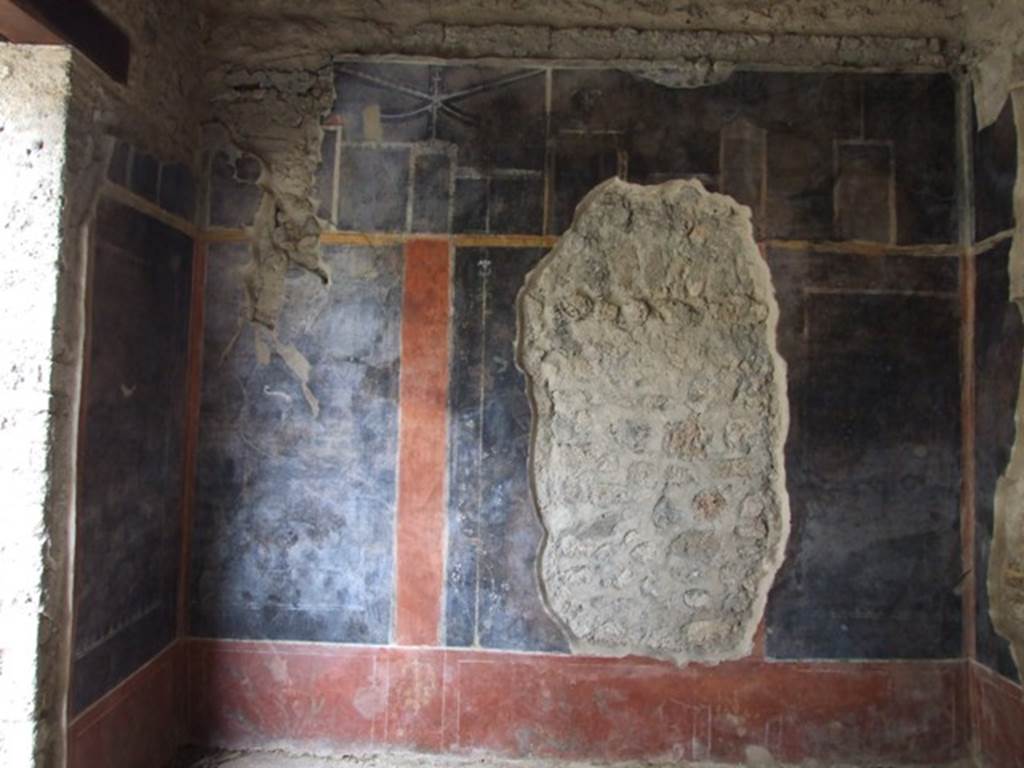 III.4.3  Pompeii.  March 2009.  Room 16.  Triclinium.  South wall.