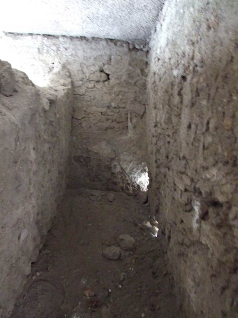 III.4.3 Pompeii. March 2009. Room 2. Looking south.