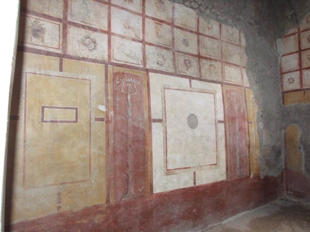 III.4.b. Pompeii. March 2009. Room 5. Triclinium. North wall.