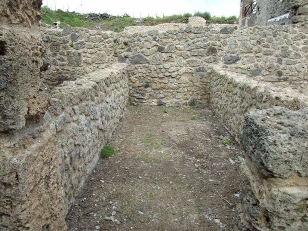 III.4.b. Pompeii. March 2009. Room 7. Looking east.
