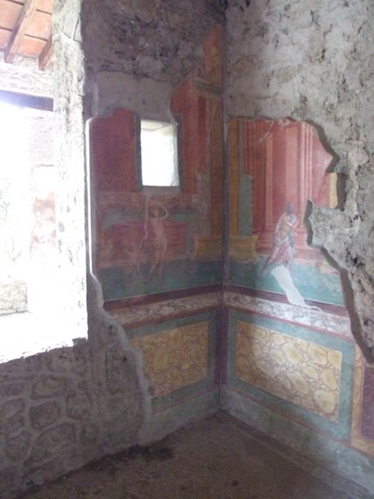 III.4.b. Pompeii. March 2009. Room 3. Oecus. South west corner. Wall painting of a Venus.