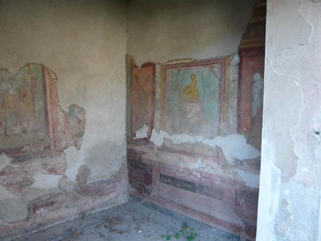 V.1.18 Pompeii. May 2012. Looking towards north-east corner of exedra “y”.
Photo courtesy of Buzz Ferebee.