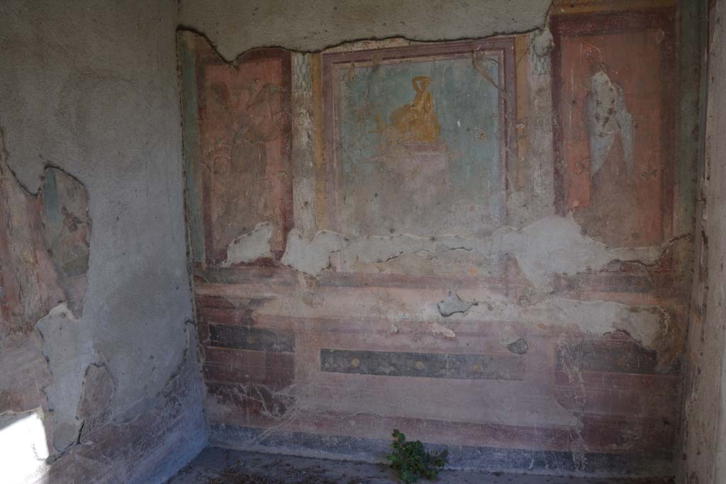 V.1.18 Pompeii. October 2019. Looking towards north-east corner and east wall of exedra “y”.
Foto Annette Haug, ERC Grant 681269 DÉCOR.