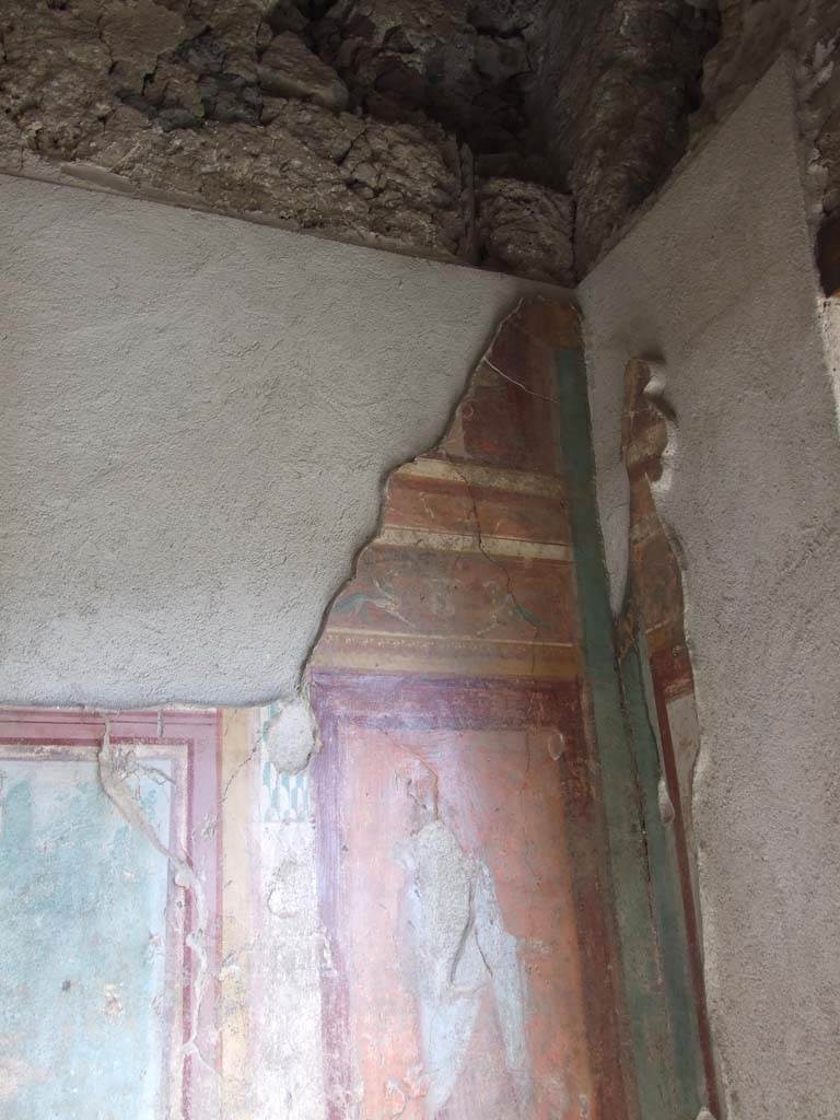 V.1.18 Pompeii. March 2009. South-east corner and south wall of exedra “y”.