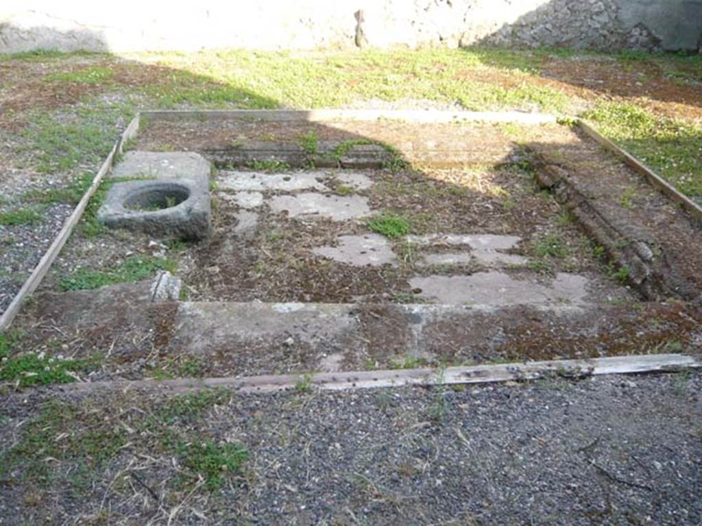 V.1.18 Pompeii. May 2012. Looking south across impluvium in atrium. Photo courtesy of Buzz Ferebee.