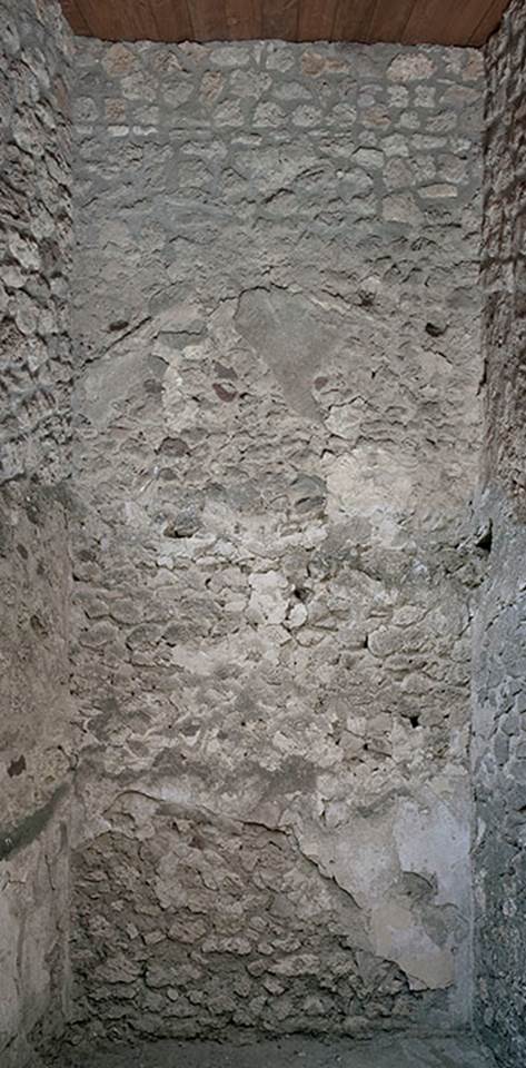 V.1.18 Pompeii. 2012. Room “c”. Photo by Hans Thorwid.
“North wall in 2012.
Restored parts of the wall photographed and merge with the lower part and floor line of earlier photos from 2005-07.”
Photo and words courtesy of The Swedish Pompeii Project.