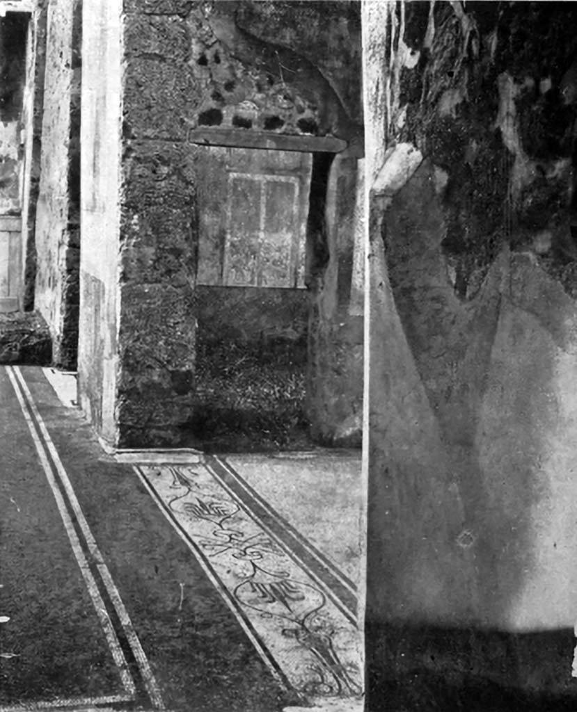 V.1.26 Pompeii. c.1930. Looking west along threshold of ala.
See Blake, M., (1930). The pavements of the Roman Buildings of the Republic and Early Empire. Rome, MAAR, 8, (p.65, & Pl.28, tav.2).