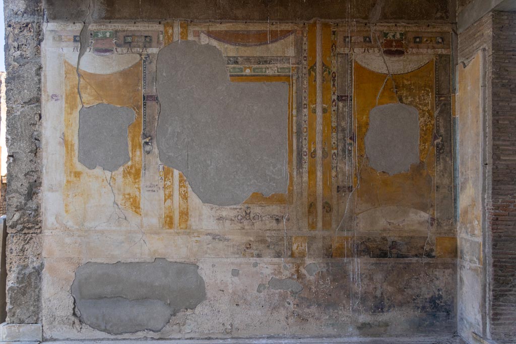 V.1.26 Pompeii. October 2023. Room “i”, north wall of tablinum. Photo courtesy of Johannes Eber.