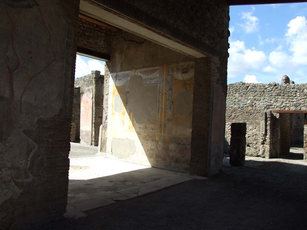 V.1.26 Pompeii. March 2009. Room 14, recess in south-east corner.