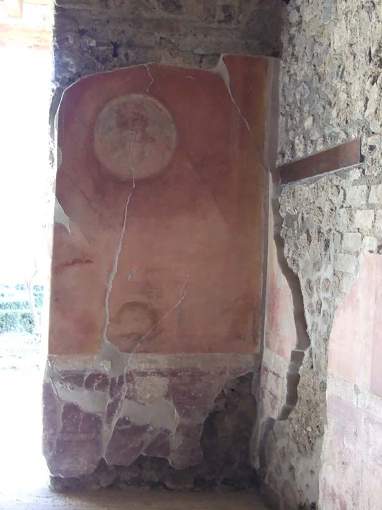 V.1.26 Pompeii. March 2009. Room 16, east wall of triclinium. 