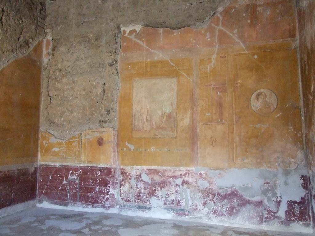 V.1.26 Pompeii. March 2009. Room “o”, north wall of triclinium.