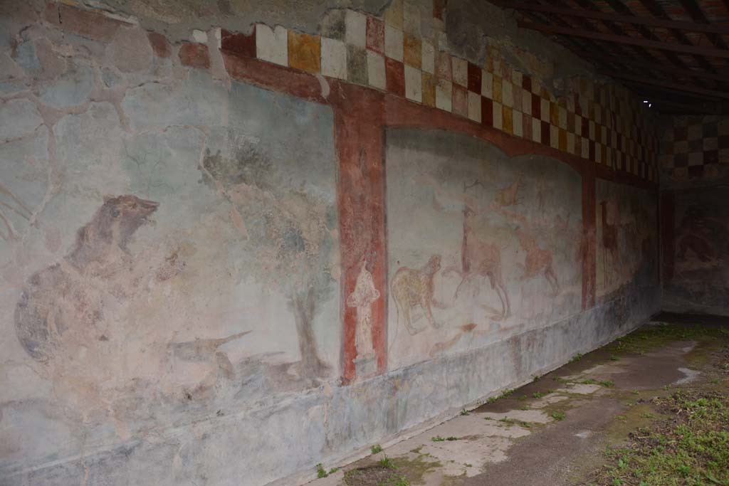 V.4.a Pompeii. March 2018. Room ‘l’ (L), looking east along north wall.
Foto Annette Haug, ERC Grant 681269 DÉCOR