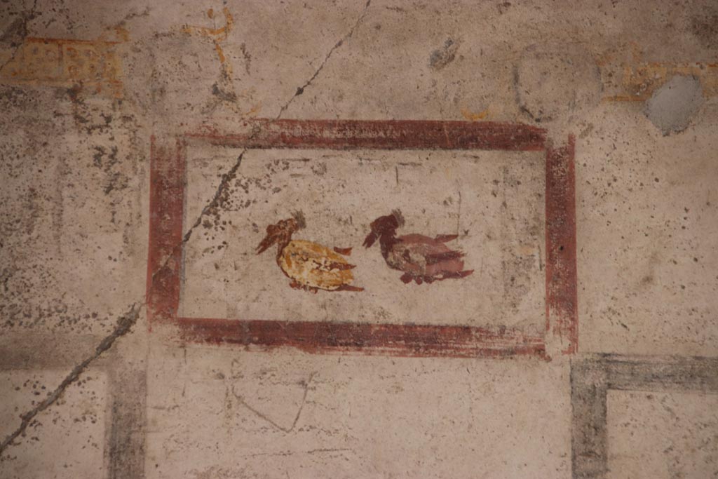 V.4.a Pompeii. October 2023. Room ‘s’, detail from upper east wall. Photo courtesy of Klaus Heese.