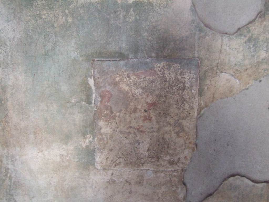 V.4.a Pompeii. May 2006. Summer triclinium, unidentified faded painting on south wall.