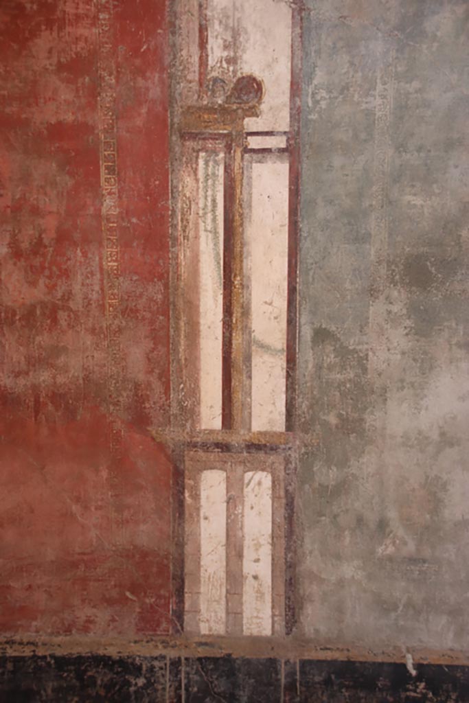 V.4.a Pompeii. October 2023.
Room ‘s’, detail from west wall in south-west corner. Photo courtesy of Klaus Heese.