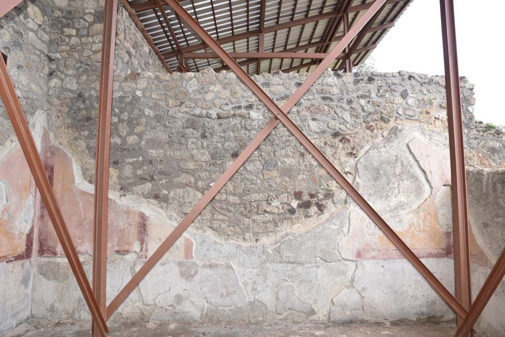 V.4.a Pompeii. March 2018. Room ‘t’, looking towards east wall.
Foto Annette Haug, ERC Grant 681269 DÉCOR.