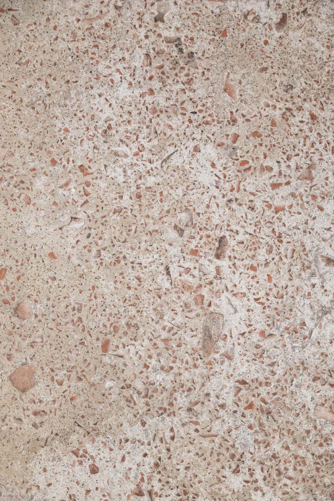 V.4.a Pompeii. March 2018. Room ‘h’, detail of flooring in tablinum.
Foto Annette Haug, ERC Grant 681269 DÉCOR.