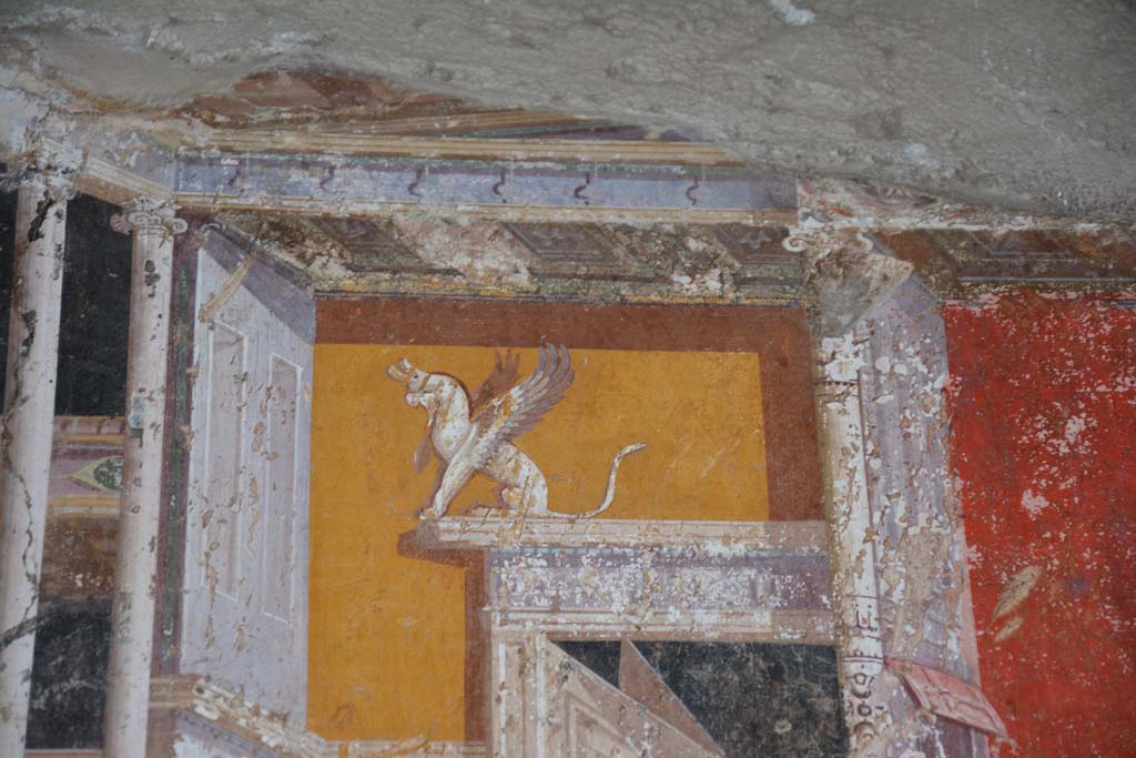 V.4.a Pompeii. March 2018. Room ‘h’, detail from upper south wall towards east side, above central panel.
Foto Annette Haug, ERC Grant 681269 DÉCOR.