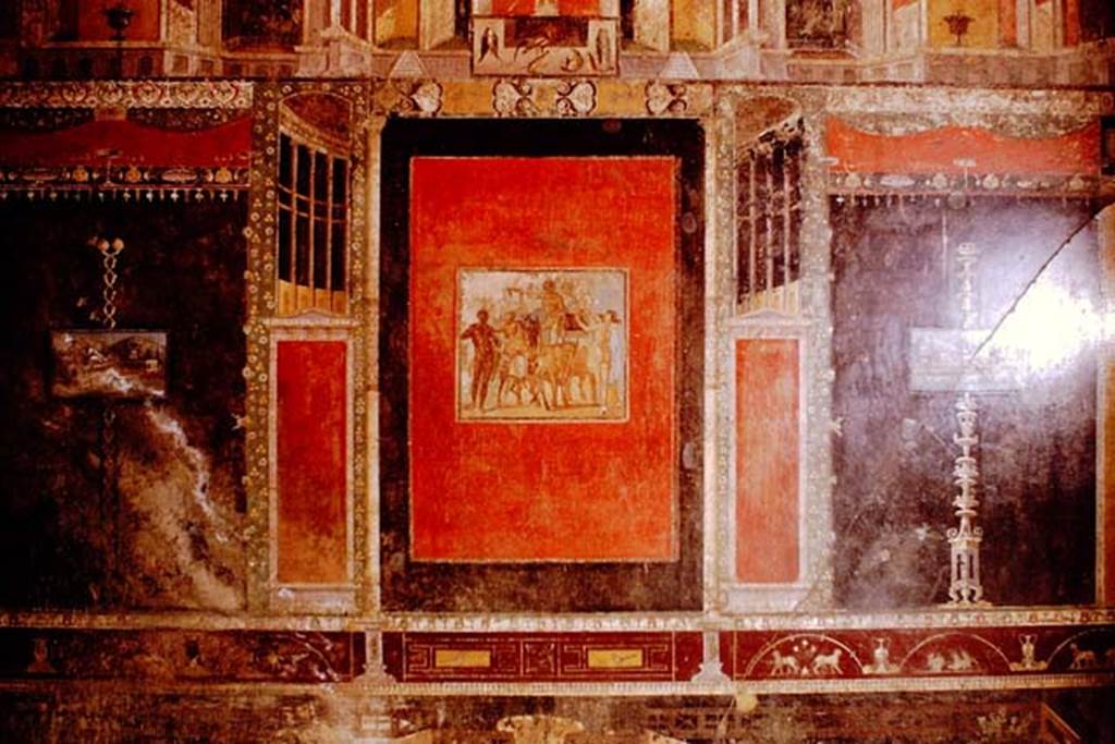 V.4.a Pompeii. 1961. Tablinum, south wall, middle level. Photo by Stanley A. Jashemski.
Source: The Wilhelmina and Stanley A. Jashemski archive in the University of Maryland Library, Special Collections (See collection page) and made available under the Creative Commons Attribution-Non Commercial License v.4. See Licence and use details.
J61f0357