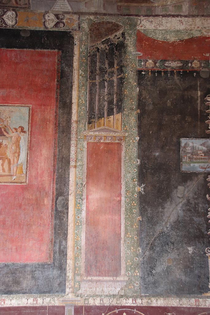 V.4.a Pompeii. October 2024.
Room ‘h’, detail of separating panel on west side of central panel and black side panel of south wall.
Photo courtesy of Klaus Heese.