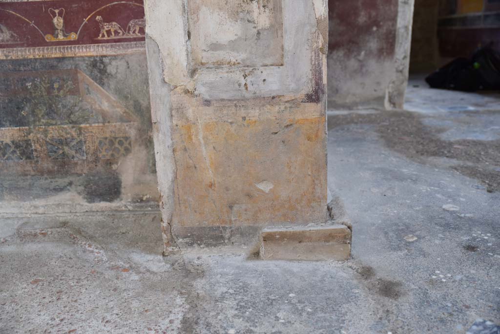 V.4.a Pompeii. March 2018. Room ‘h’, detail from west end of lower south wall of tablinum,
Foto Annette Haug, ERC Grant 681269 DÉCOR.