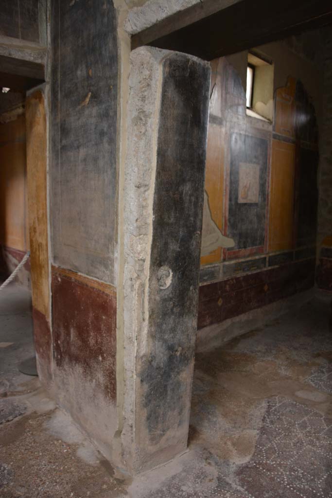 V.4.a Pompeii. March 2018. Room ‘g’, east side of doorway.
Foto Annette Haug, ERC Grant 681269 DÉCOR.