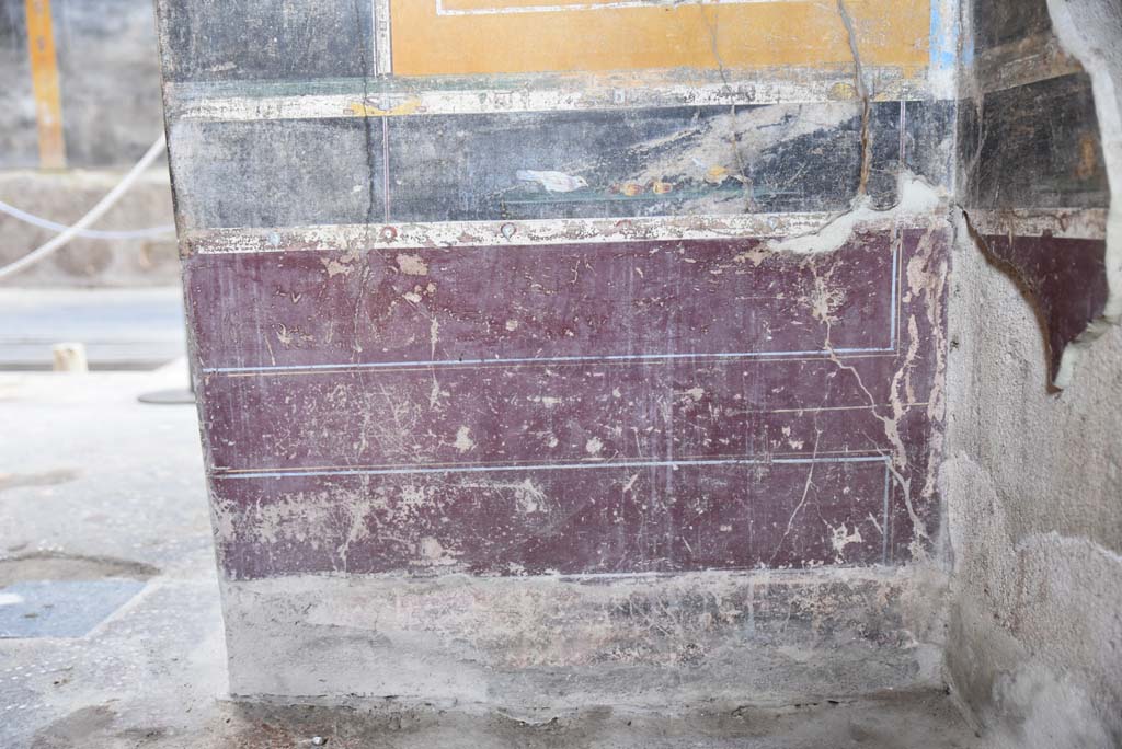 V.4.a Pompeii. March 2018. Room ‘g’, painting of birds on lower north wall in north-east corner.
Foto Annette Haug, ERC Grant 681269 DÉCOR.