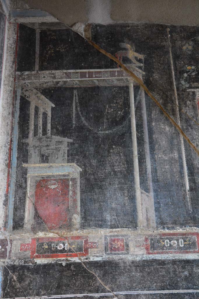 V.4.a Pompeii. March 2018. Room ‘g’, detail from upper east wall at north end.
Foto Annette Haug, ERC Grant 681269 DÉCOR.