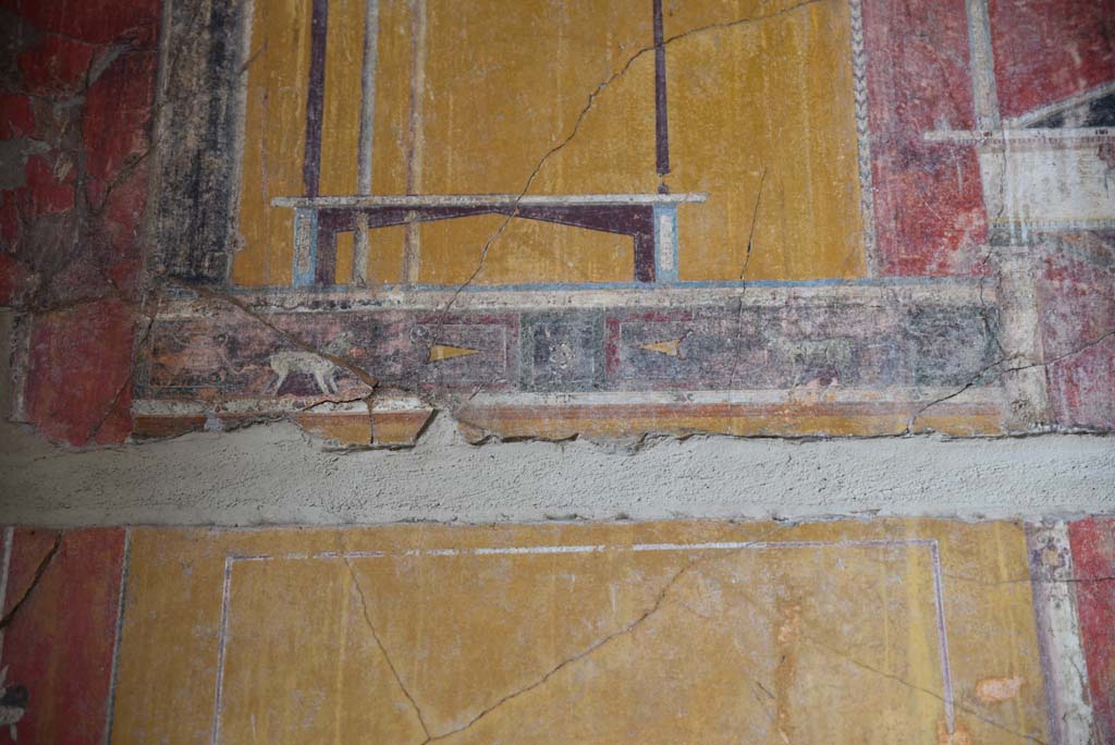 V.4.a Pompeii. March 2018. Room ‘g’, upper west wall, detail from panel towards south end.
Foto Annette Haug, ERC Grant 681269 DÉCOR.