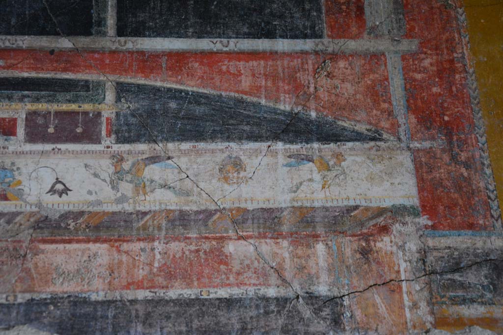 V.4.a Pompeii. March 2018. Room ‘g’, detail from upper west wall above central painting, south end.
Foto Annette Haug, ERC Grant 681269 DÉCOR.