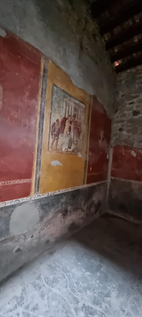 V.4.a Pompeii. January 2023.
Room ‘f’, looking along east wall from doorway. Photo courtesy of Miriam Colomer.