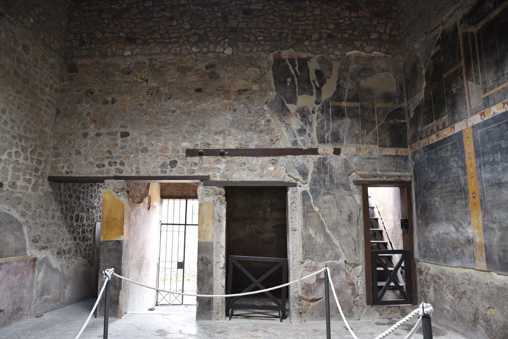 V.4.a Pompeii. March 2018. Room b, west side of atrium.
Foto Annette Haug, ERC Grant 681269 DÉCOR