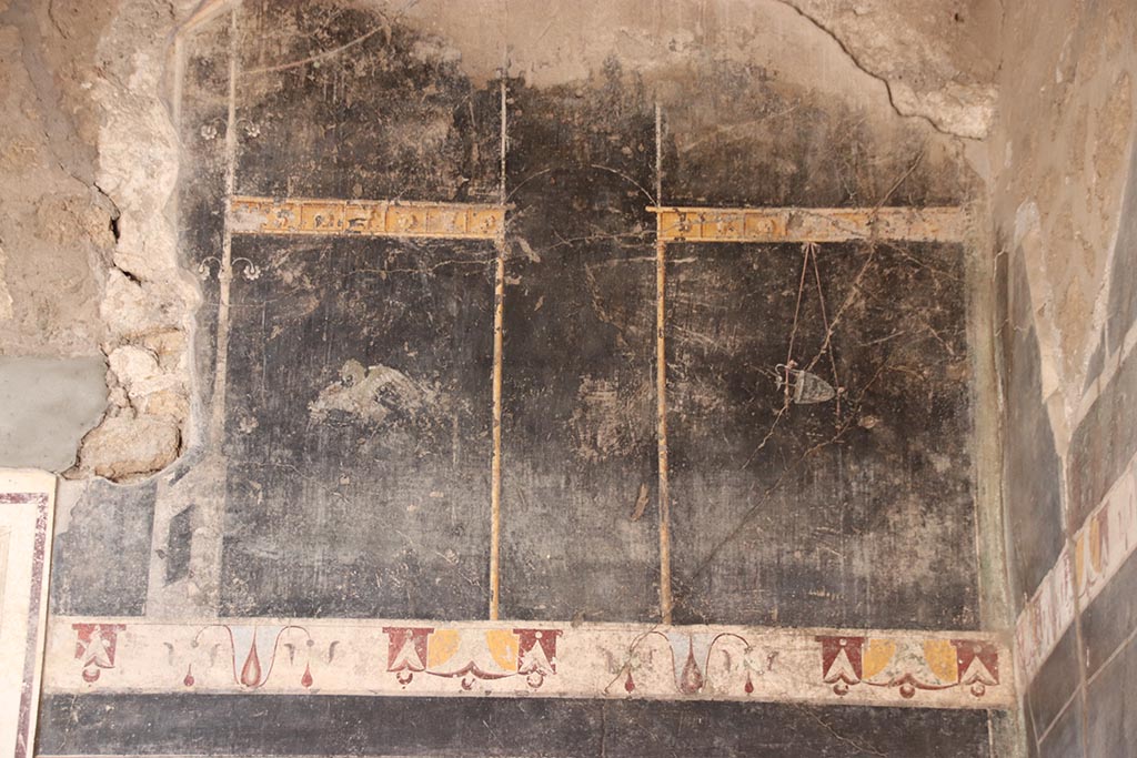 V.4.a Pompeii. October 2024. Room ‘b’, upper east wall in south-east corner. Photo courtesy of Klaus Heese.