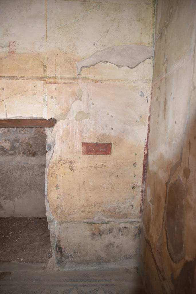 V.4.a Pompeii. March 2018. Room ‘c’, east side of north wall and north-east corner.
Foto Annette Haug, ERC Grant 681269 DÉCOR.