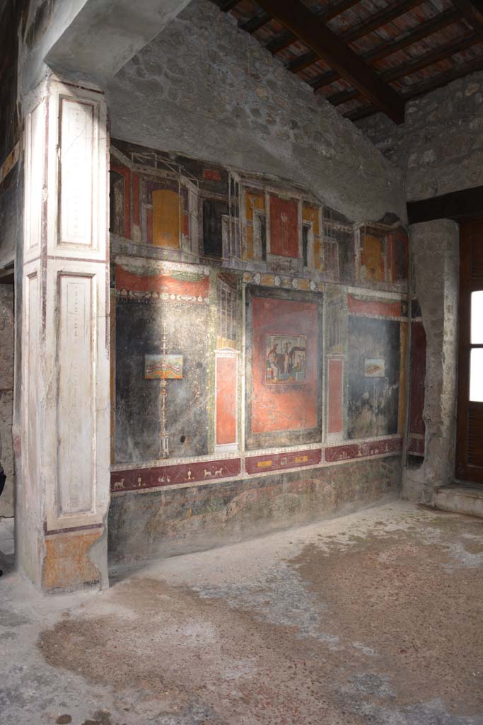 V.4.a Pompeii. March 2018. Room ‘h’, looking east towards north wall in tablinum.
Foto Annette Haug, ERC Grant 681269 DÉCOR.