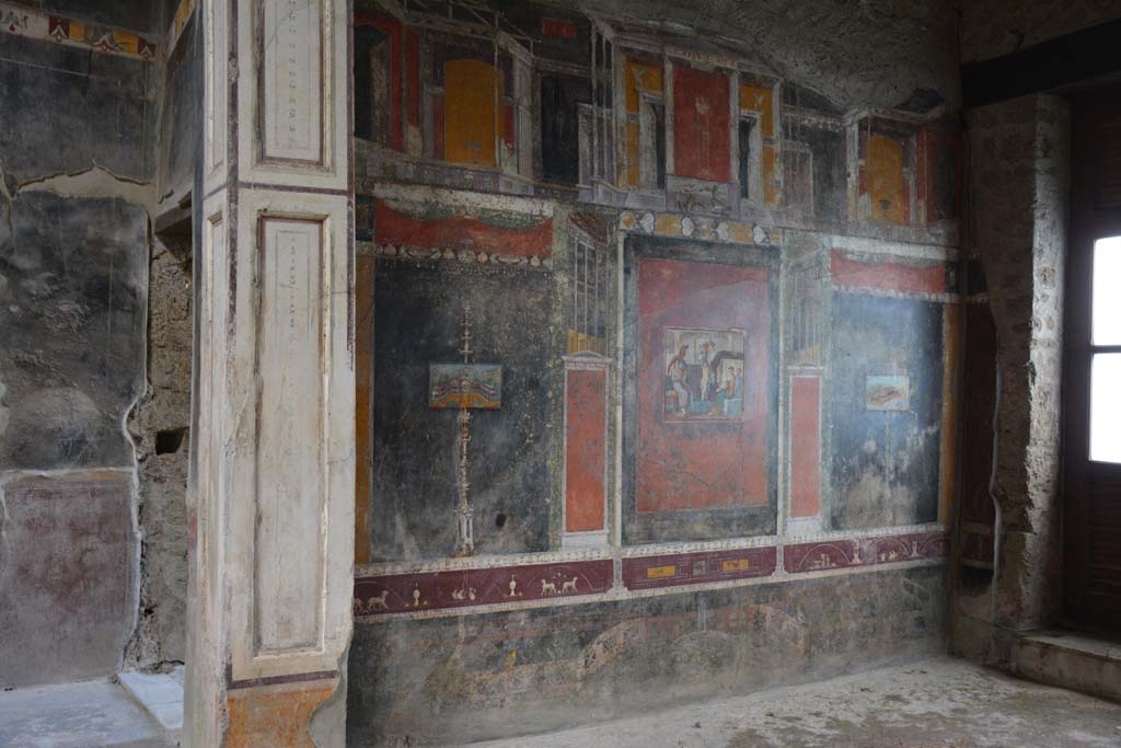 V.4.a Pompeii. March 2018. Room ‘h’, looking towards north wall of tablinum, with doorway to corridor ‘k’, on left.
Foto Annette Haug, ERC Grant 681269 DÉCOR.