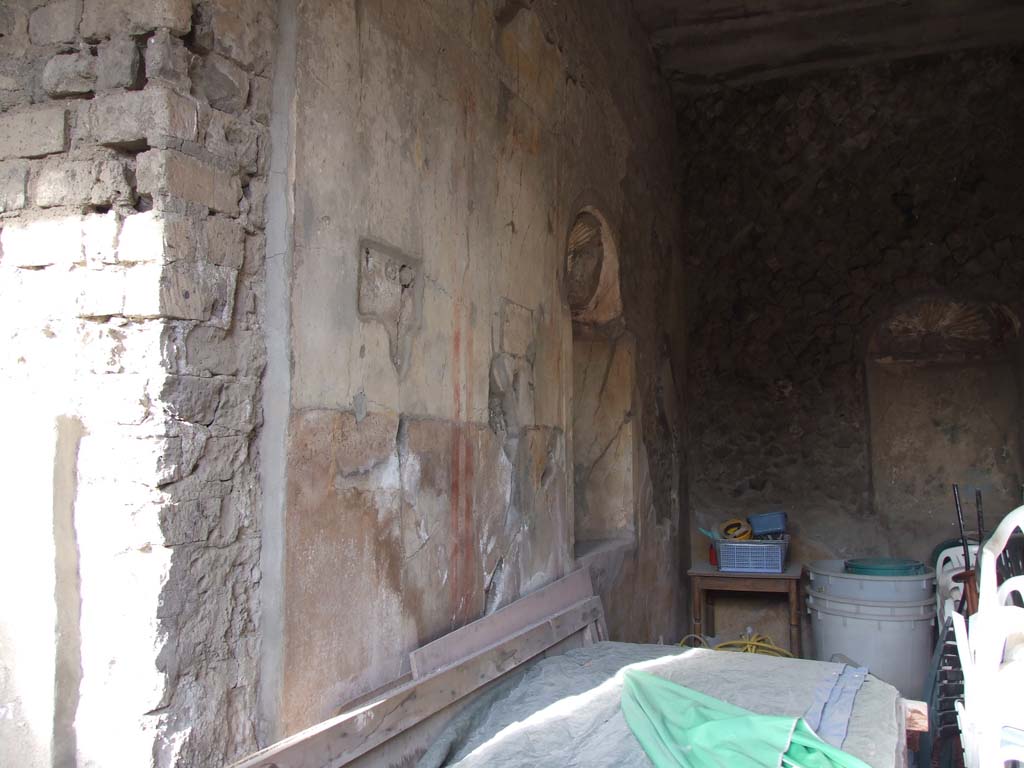 VI.1.7 Pompeii. December 2007. West wall of room 15.