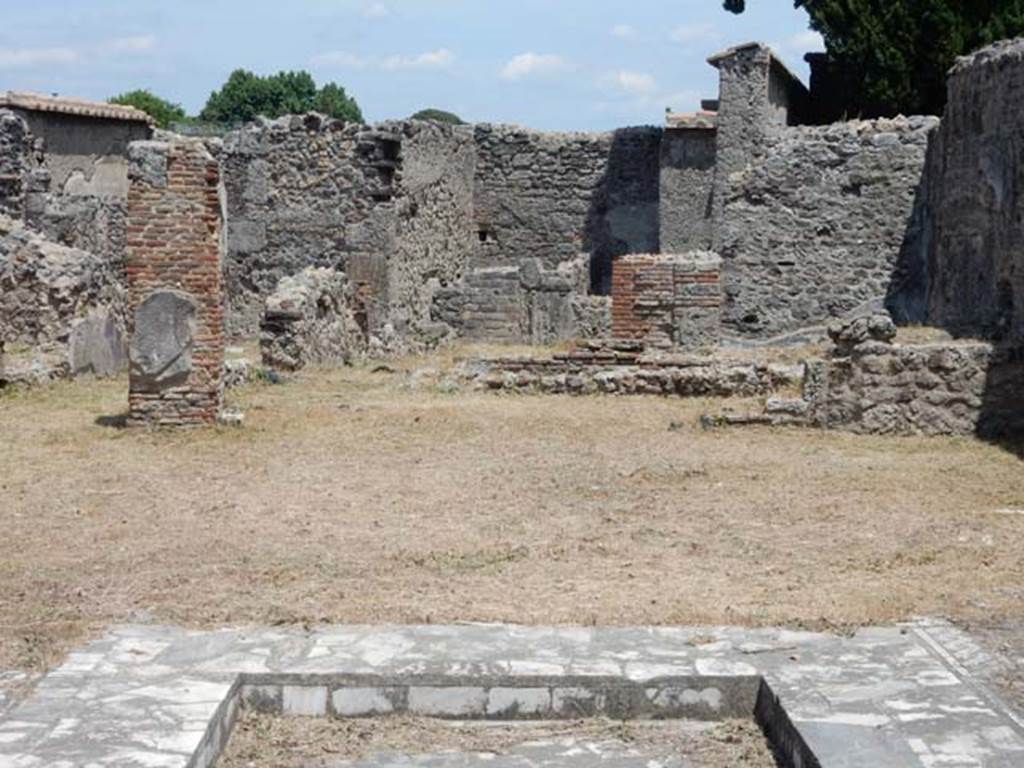 VI.1.7 Pompeii. May 2017. Looking east across impluvium in atrium. Photo courtesy of Buzz Ferebee.