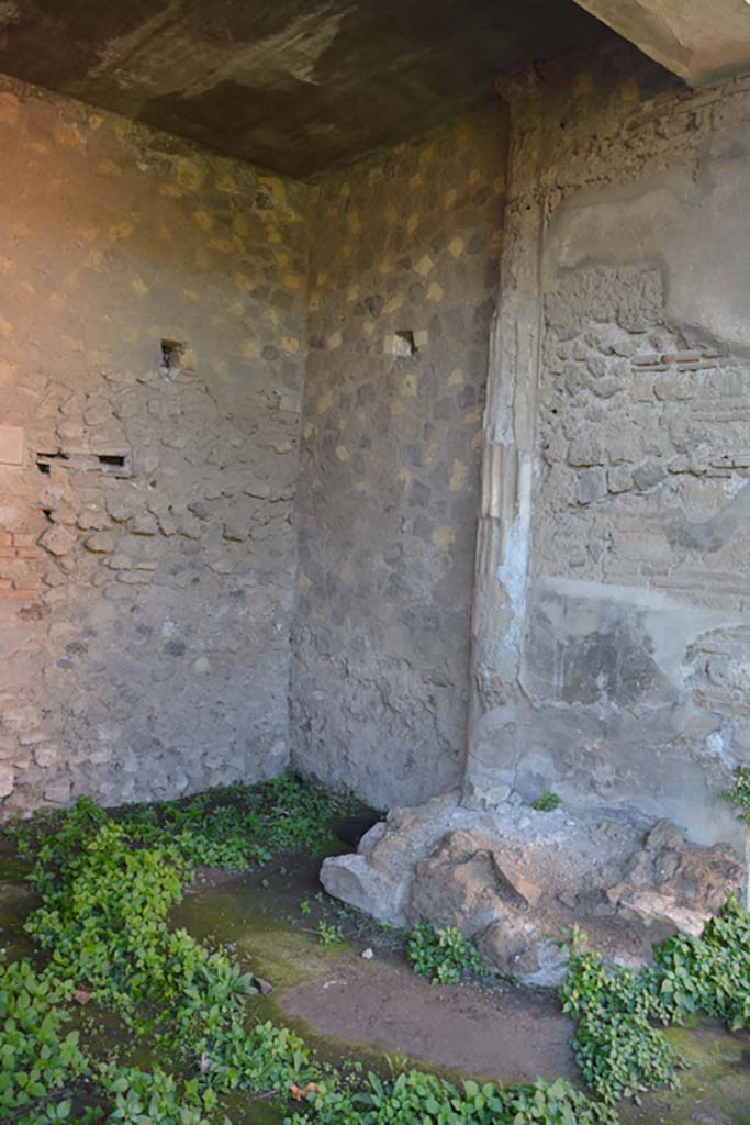 VI.2.4 Pompeii. December 2017. Looking towards north-west corner and north wall.
Foto Annette Haug, ERC Grant 681269 DÉCOR.